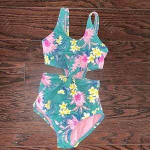Art Class Girl Cutout One piece Swimsuit in size 6/6x (small)